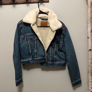 Levis cropped sherpa denim jacket
